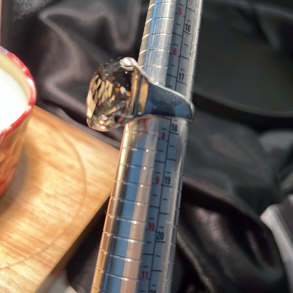 AUTHENTIC Swarovski Vintage Cushion-cut Cocktail Ring, Crystal EUC ✨RARE✨ - Picture 5 of 16